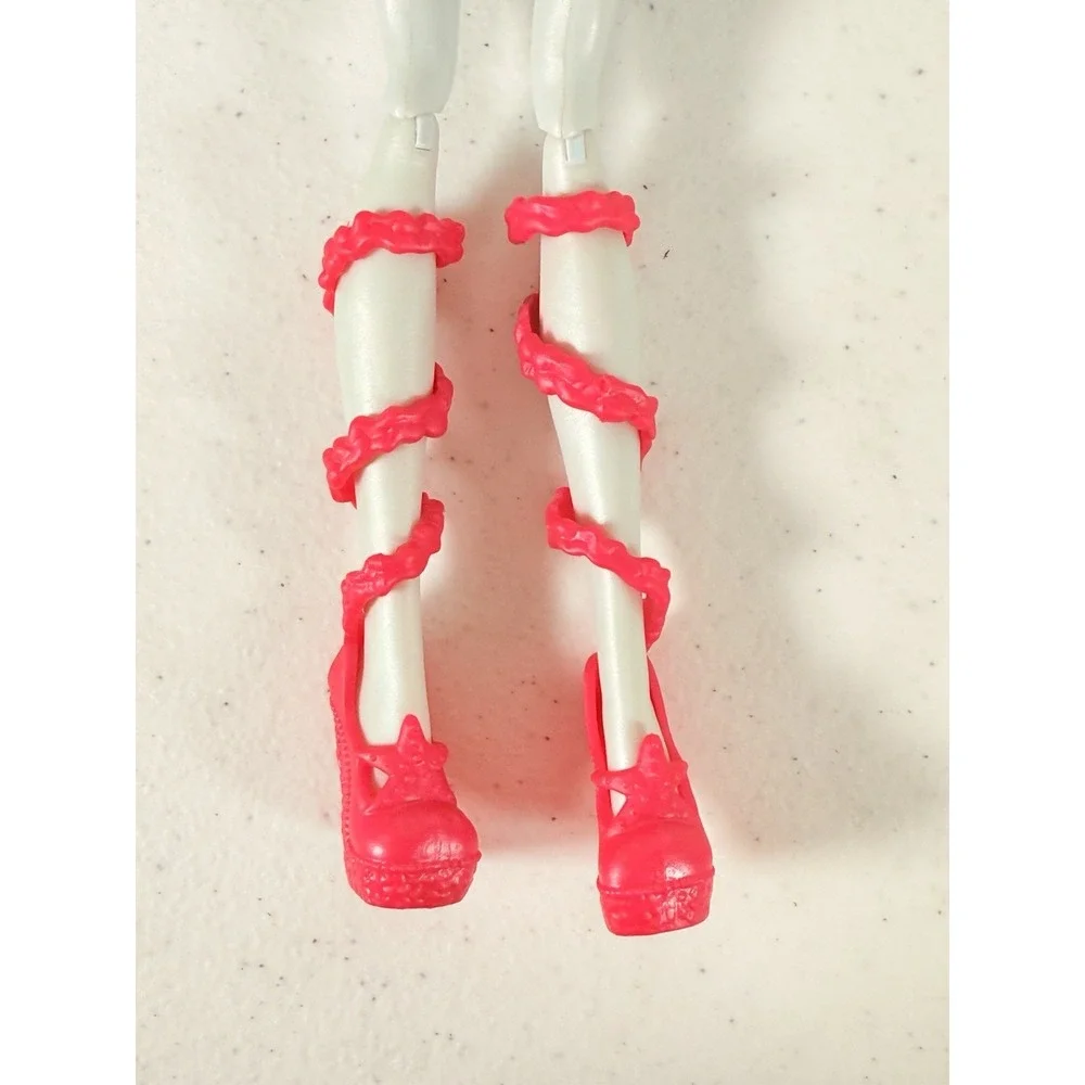 Monster High Lagoona Blue Dance Class Ballet Doll Pink Lace-Up Shoes Purse
